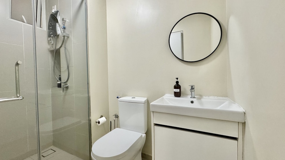 UNA Serviced Apartment by Manatidur