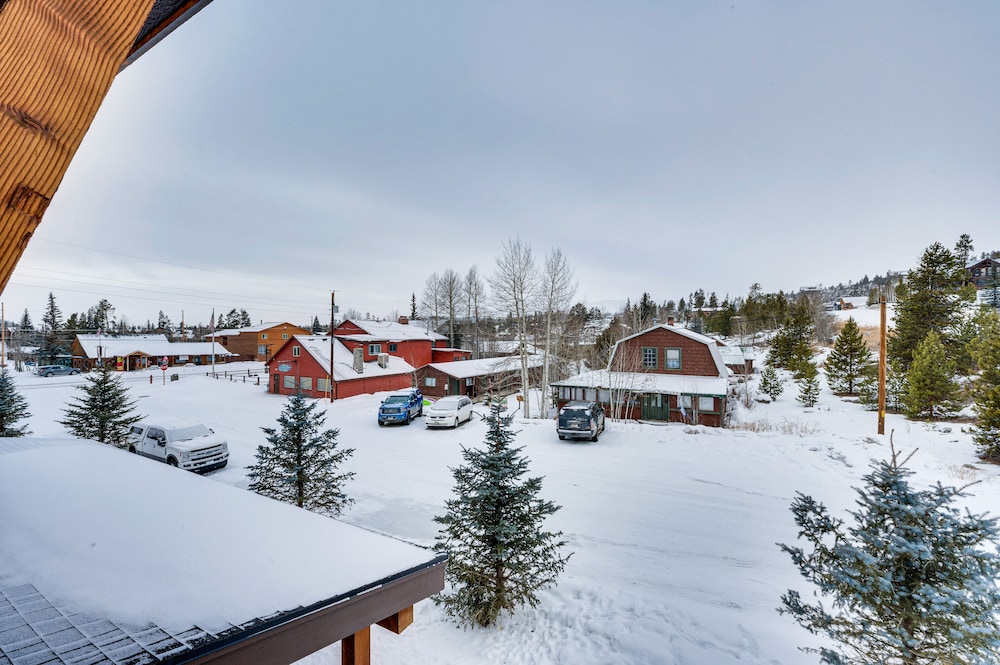 Updated Grand Lake Loft w/ View, 2 Mi to Rmnp! - Property Image 5