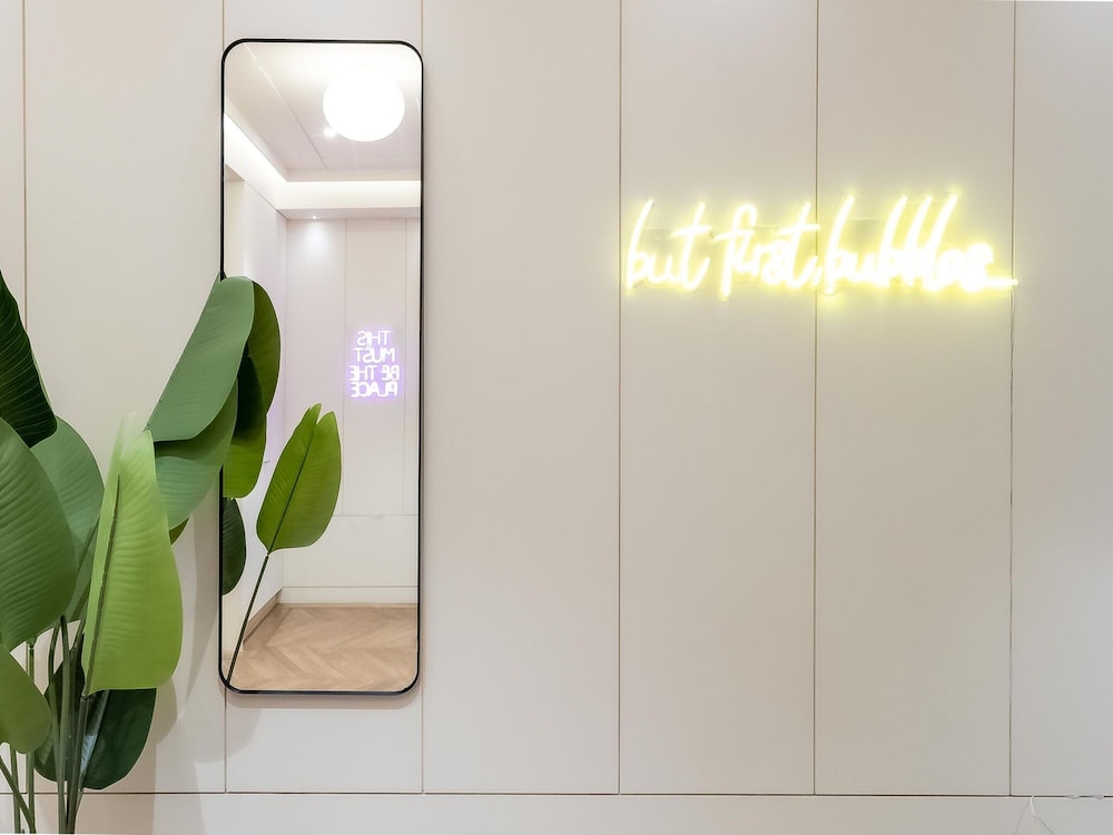 Five Bedroom Near Camden Arts Centre by Bevilla