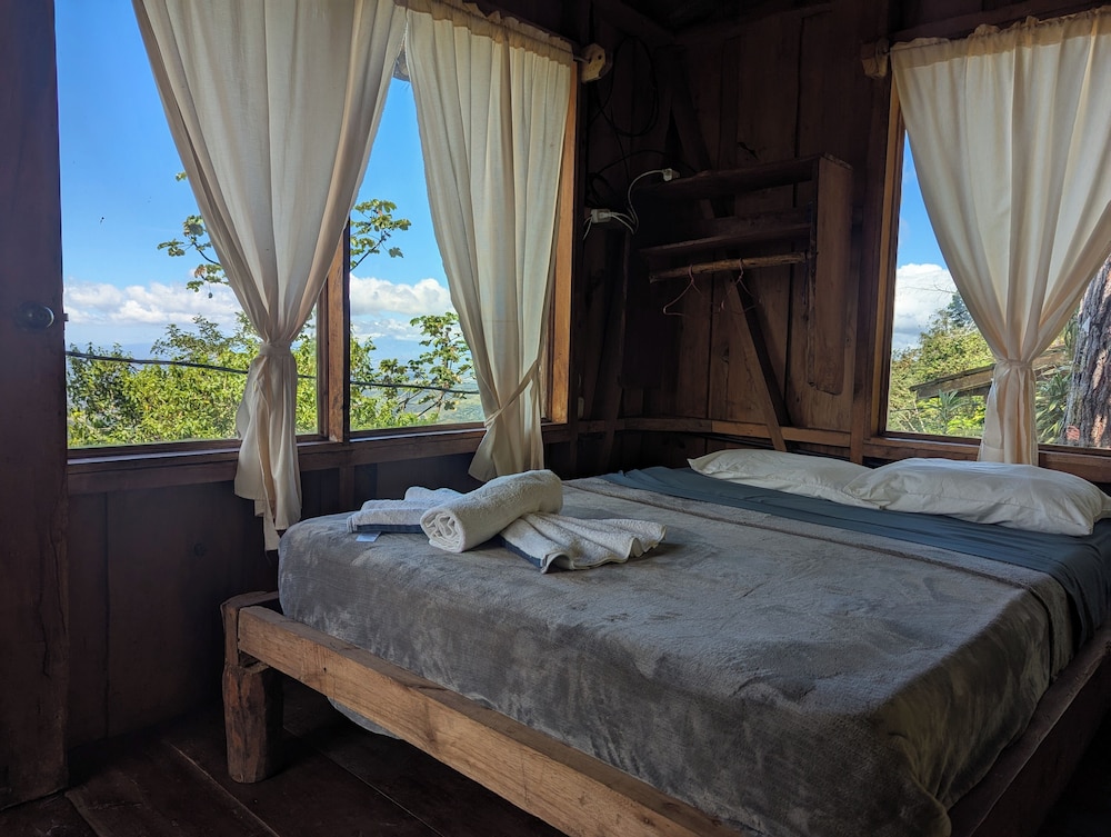 Campos de Oro Wilderness Lodge