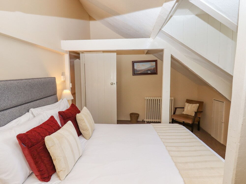Early Mist Cottage