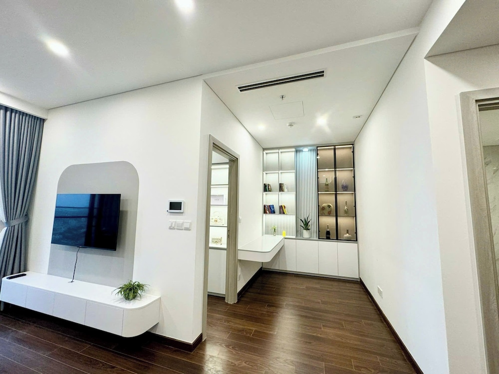 Luxhousing Masteri West Heights