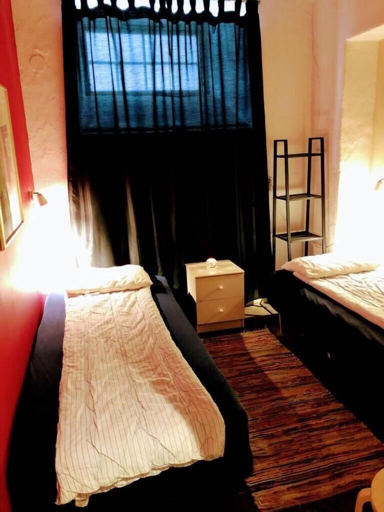 Dockside Hostel Old Town