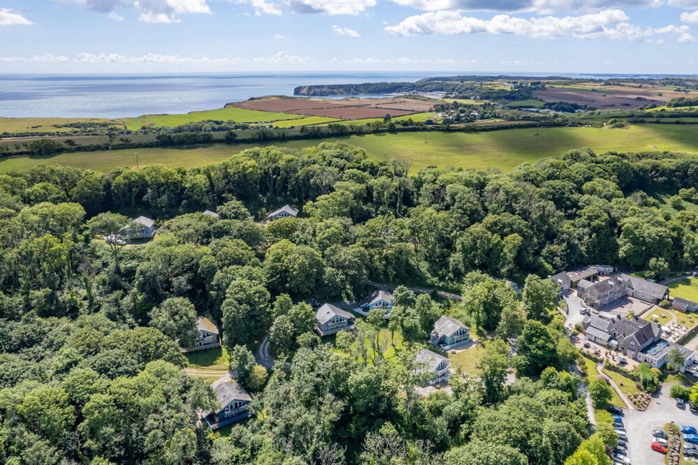 Lodge 5 Longbury - Luxury Lodge Woodland Views Restaurant and Spa Facilites