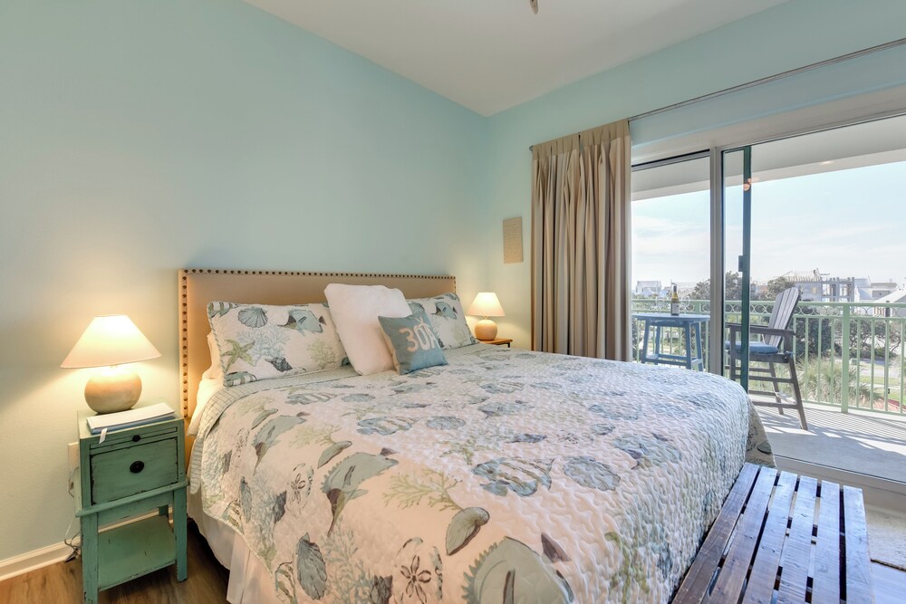 Walkable Condo w/ View Btwn Rosemary & Alys Beach!
