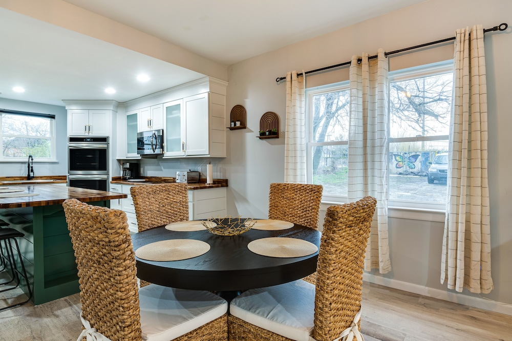 Modern Indianapolis Home < 2 Mi to Downtown! view 3