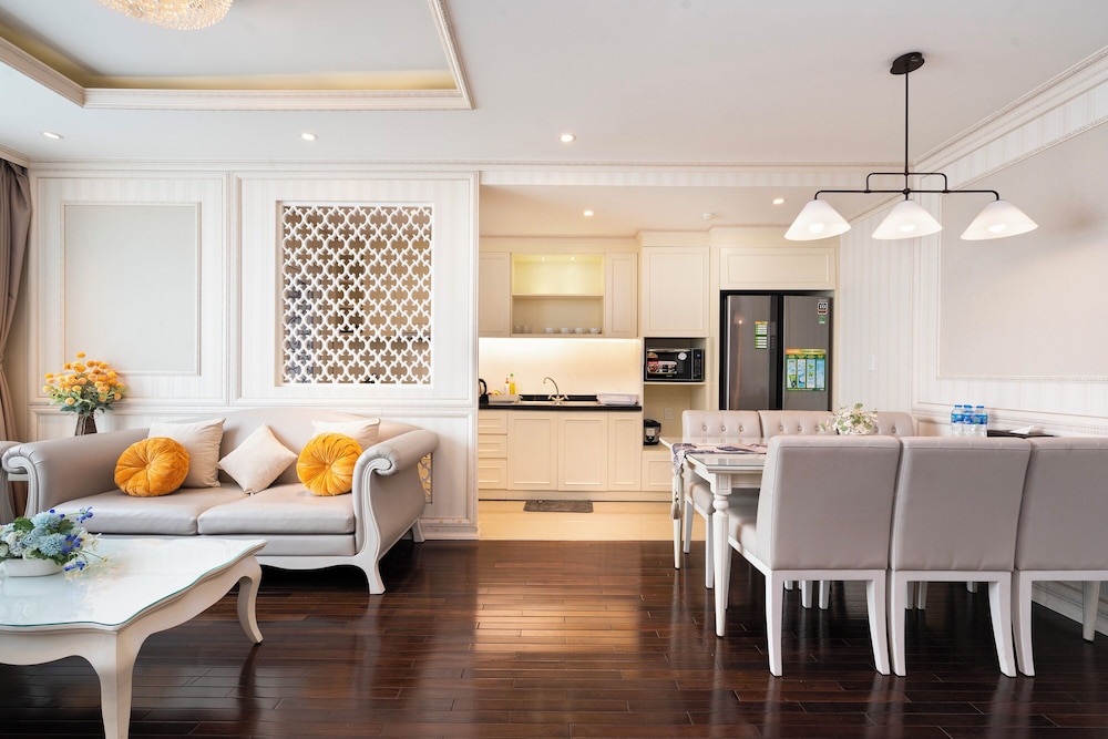 Luxury Condotel Luminous Leman