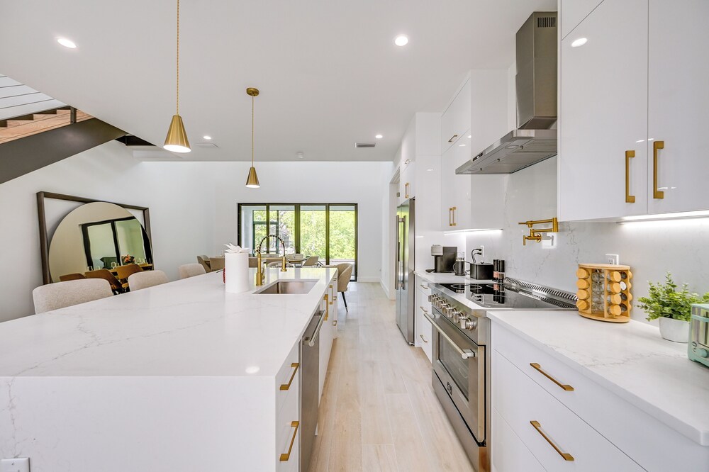 Walk to Celebration Park: Naples Home w/ Pool!