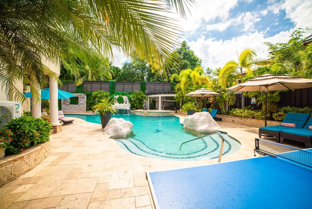Orchids Palms Luxury Villa Pool Chef Hot Tub Airport Pickup