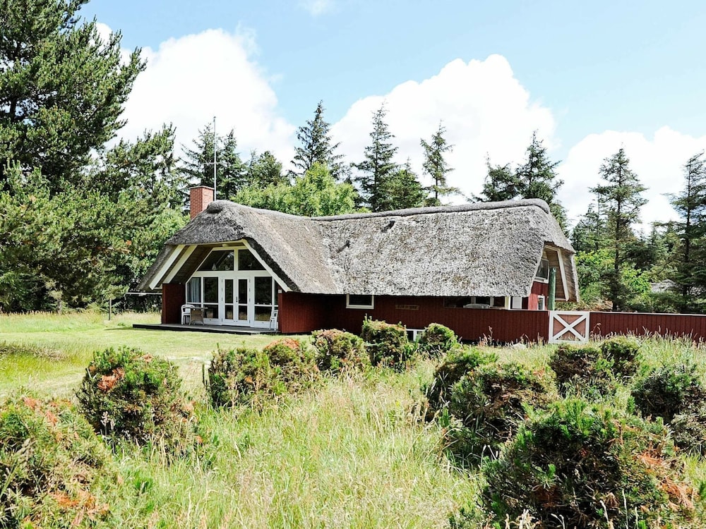 6 Person Holiday Home in Blavand