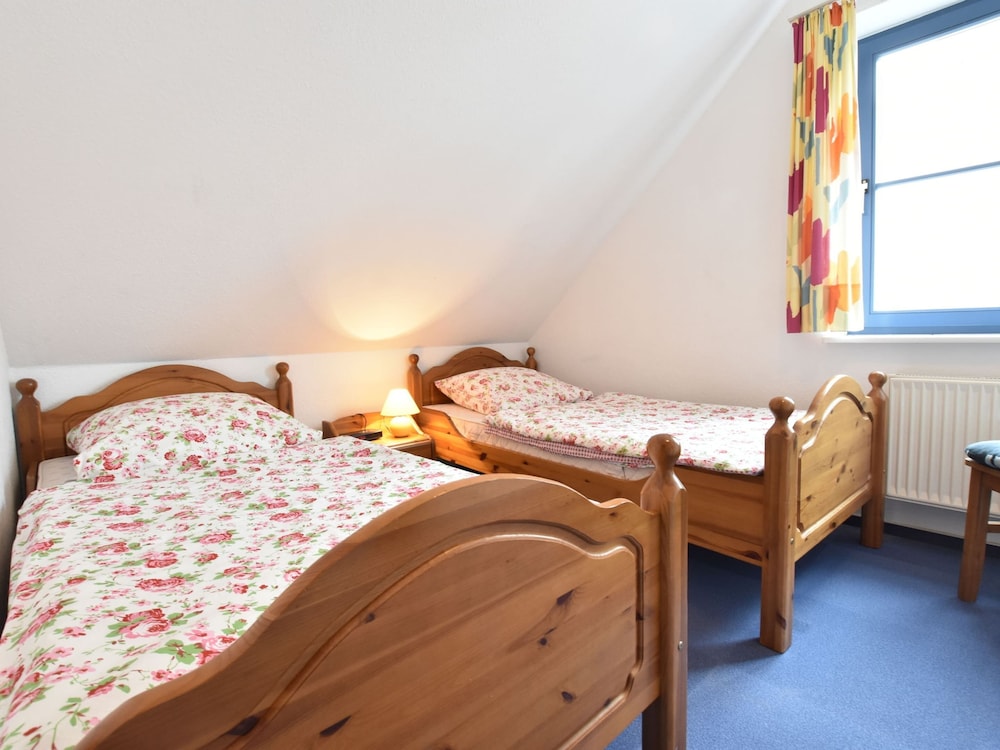 Stylish Family Stay by Beach view 4