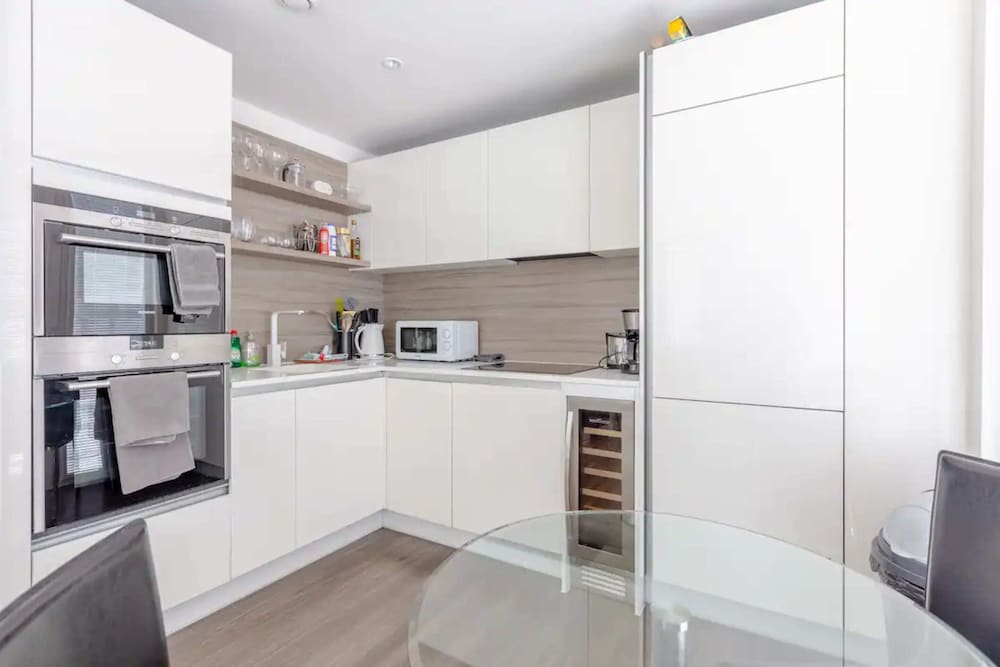 Modern 2BD Flat With a Balcony - Wandsworth
