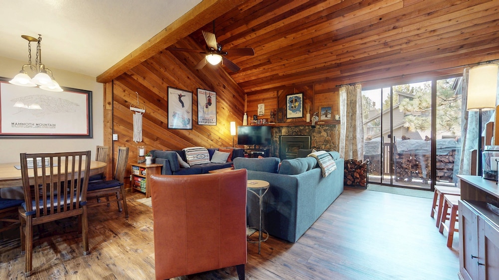 Mammoth Sierra Townhomes #25 3 Bedroom Condo