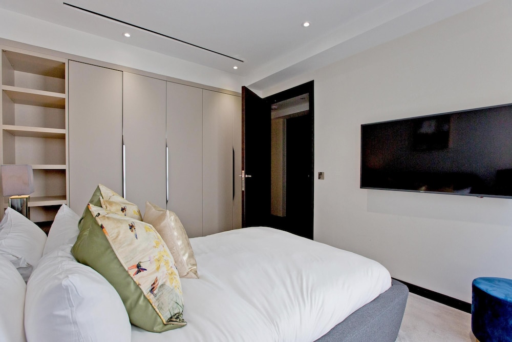 2-bed Superior Apt 312