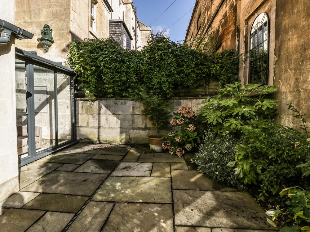 23 Daniel Street