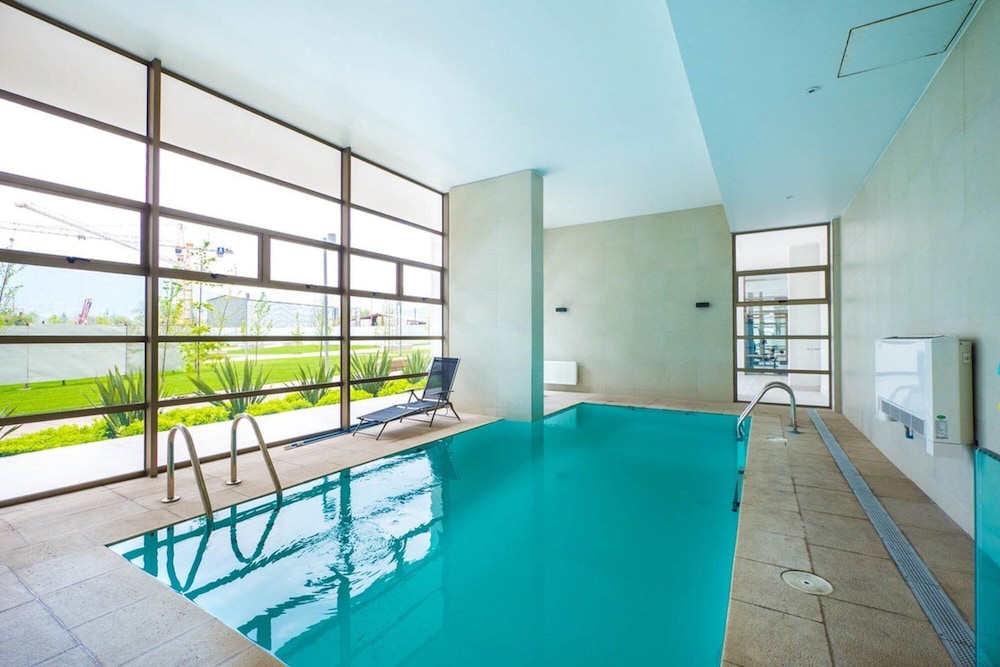 Charming Arauco - 2BR Heated Pool Gym