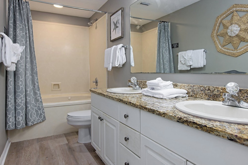 Emerald Key by Southern Vacation Rentals