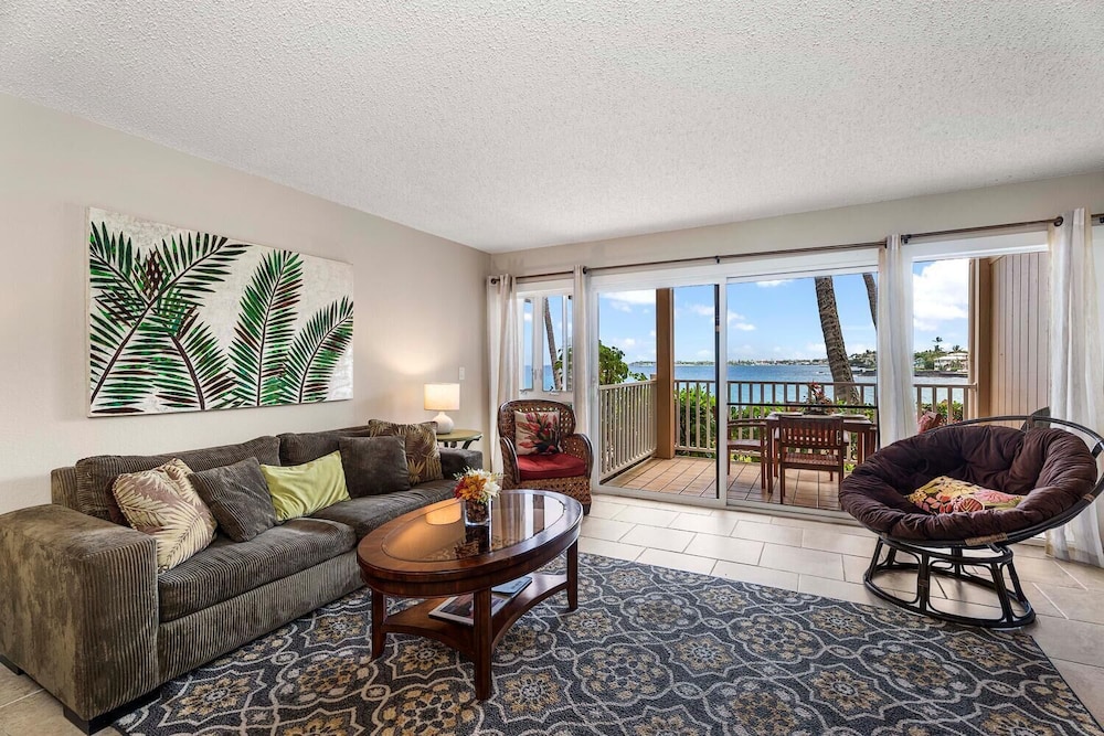 Spectacular Ocean Views - Close to Town - Free Concierge - Vrkcv