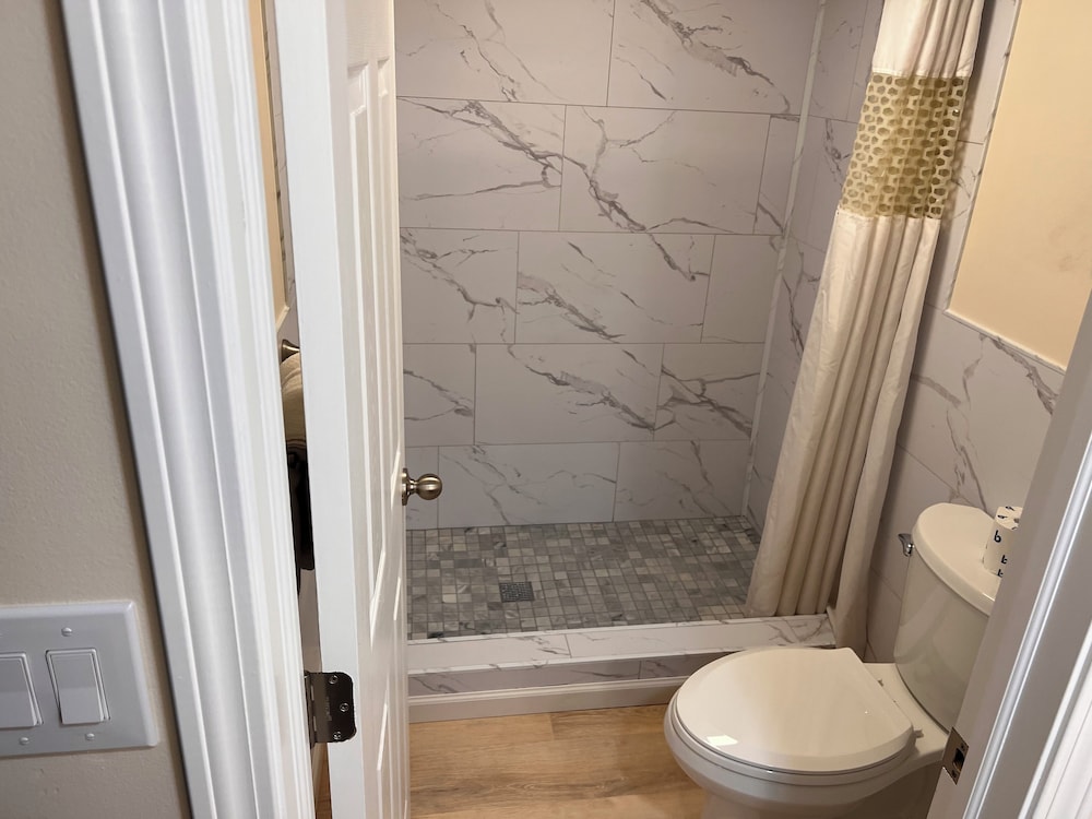 Budget Inn Dayville - Property Image 5