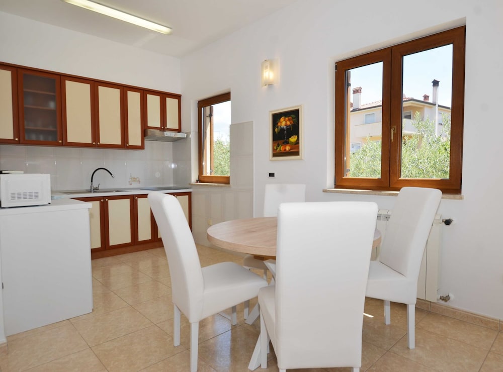 Elegant and Brigth Corner Apartments