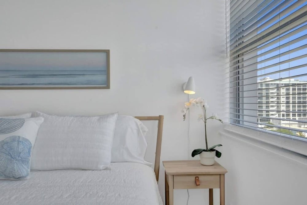 Boutique Luxury 2Br 2Ba Beach Intercostal View