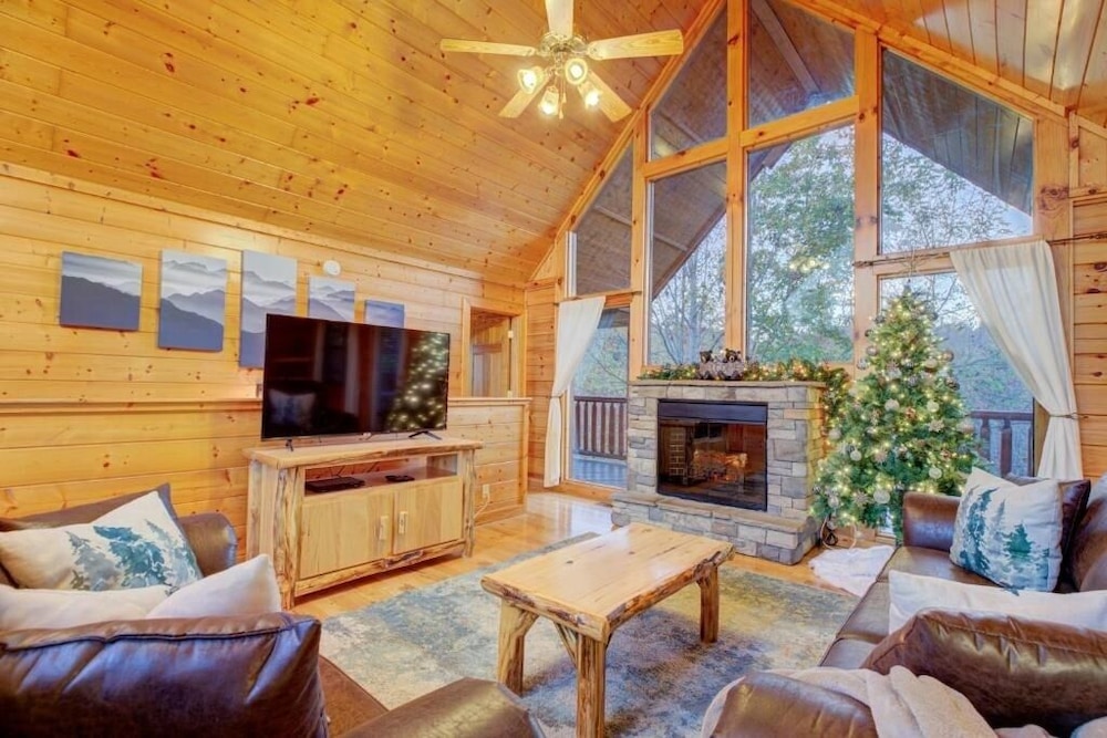 All Ya Need 4 Bedroom Cabin