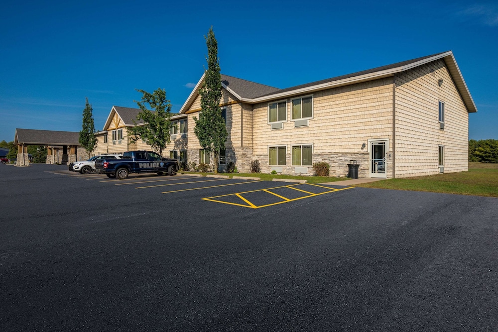Rodeway Inn and Suites Tomahawk - Property Image 17