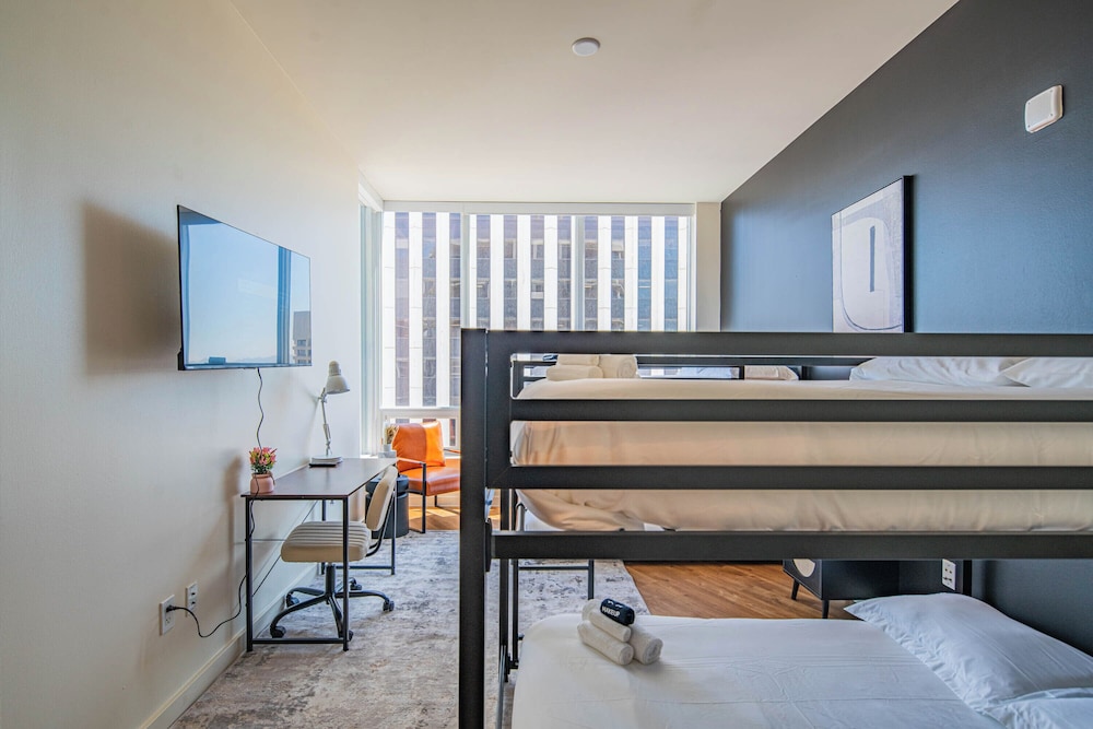 ROVE LIVING/KL - 44 Monroe