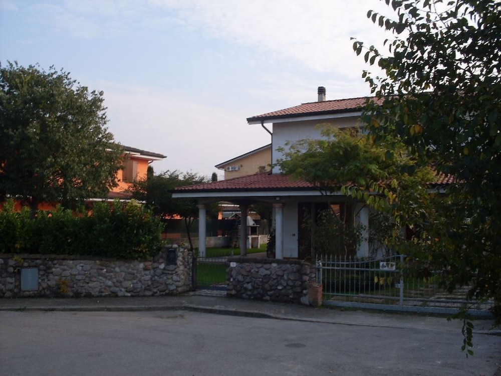 Photo 34