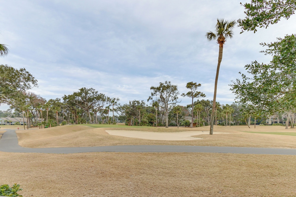 Walk to Community Beach: Coastal Carolina Condo