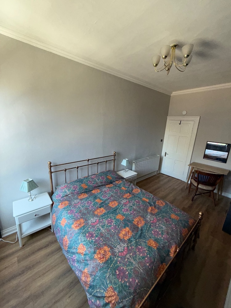 Ayr Town Centre Apartment - 3 Bedrooms