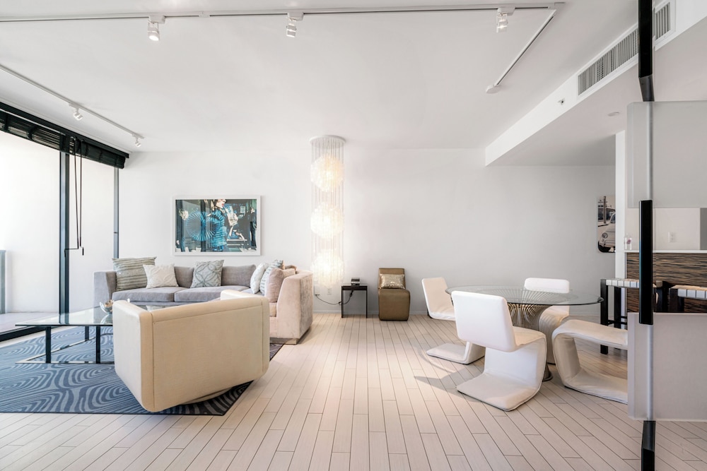 Luxury Vacation Rentals in South Beach by LRMB