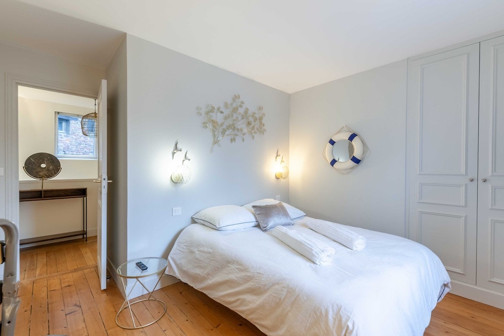 High-end 75m2 Apartment - Place Morny