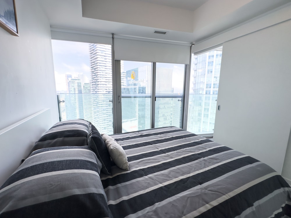 Gorgeous Lakeview Boutique Suites - Image 2