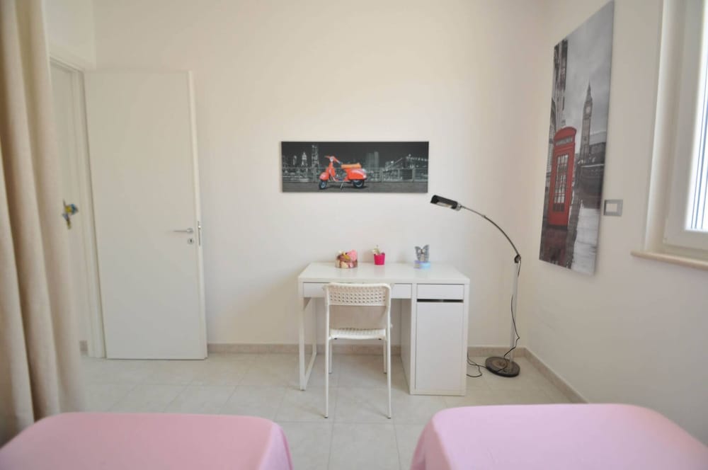 Villa Sacher Sleeps 12 Just 100 Metres From the sea