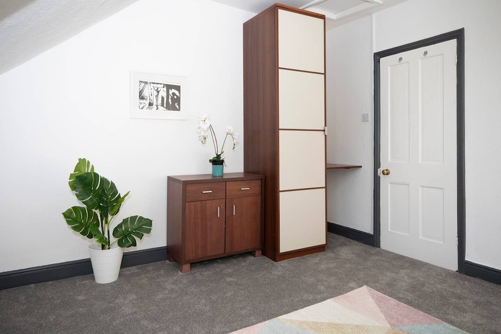 Arthouse Lovely Spacious 5 bed house view 4