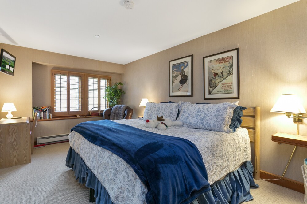 B1 Meadow Ridge 3 Bedroom Townhouse by RedAwning view 4