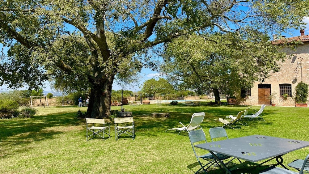 Open Pool Villa in Italy - Spoleto Umbria - Property Image 90