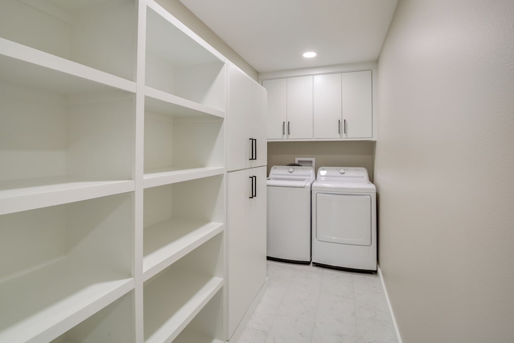 6 Mi to Dtwn: Hot Springs Abode w/ Yard!