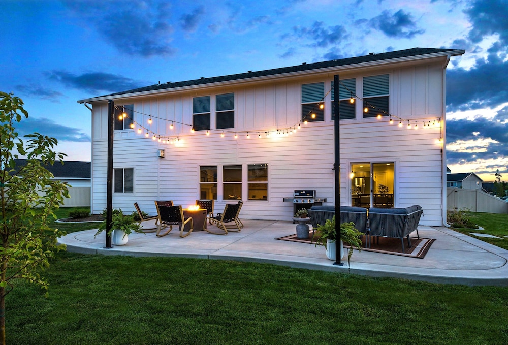 Spa Nights Game Room Fun Luxe 5BR Sleeps 17