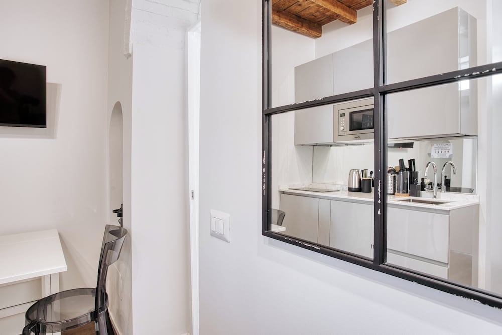 JOIVY Delightful flat in Central Milan