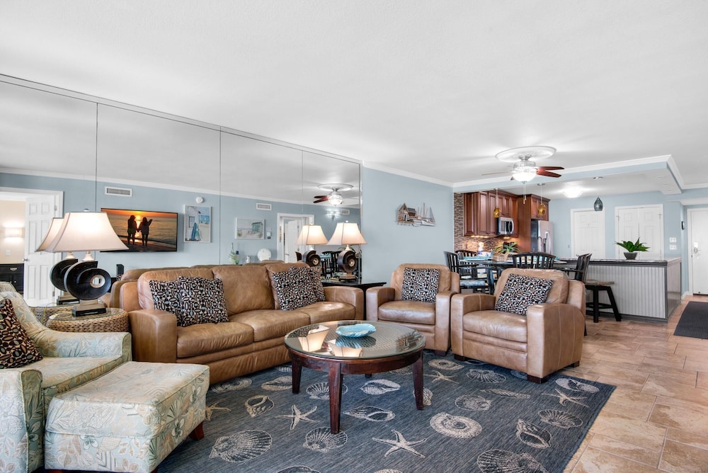 Shoreline Towers 1022