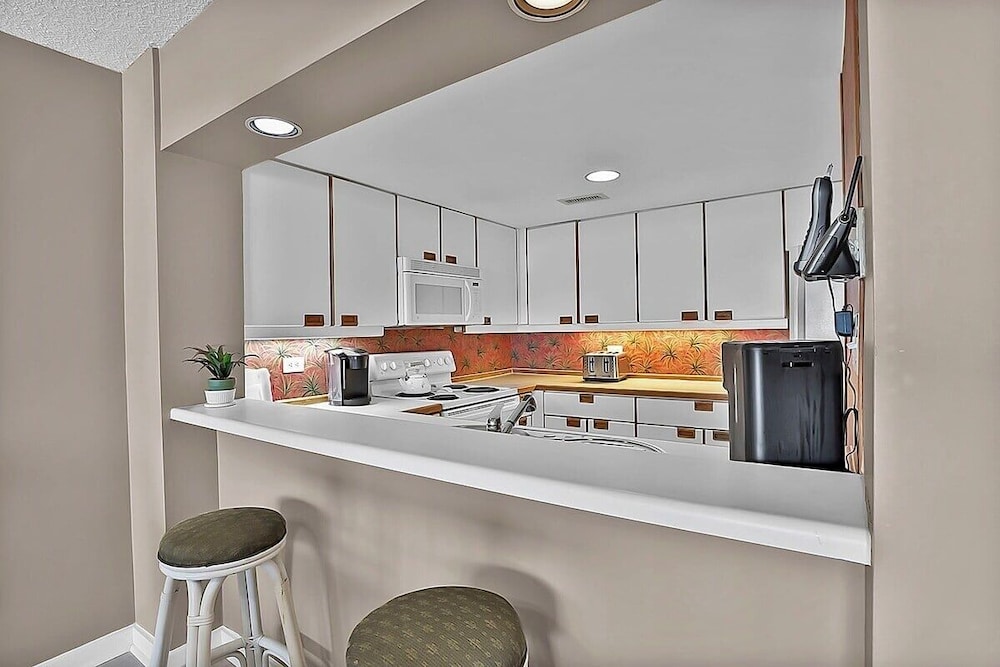 Ocean Creek North Tower F11 2 Bedroom Condo