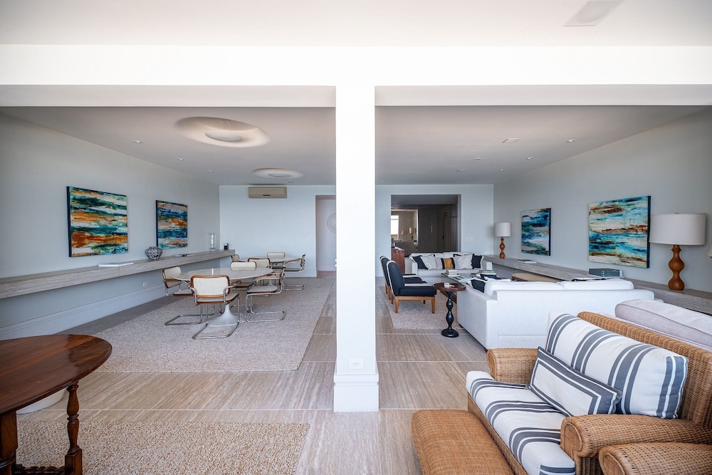 Copacabana – Av. Atlântica | 3 suítes, Vista Mar, 1 min praia de Copacabana - por Casapē Rio