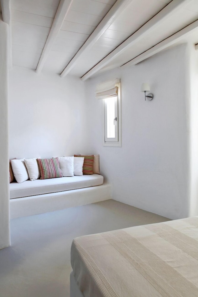 Elia White Residence