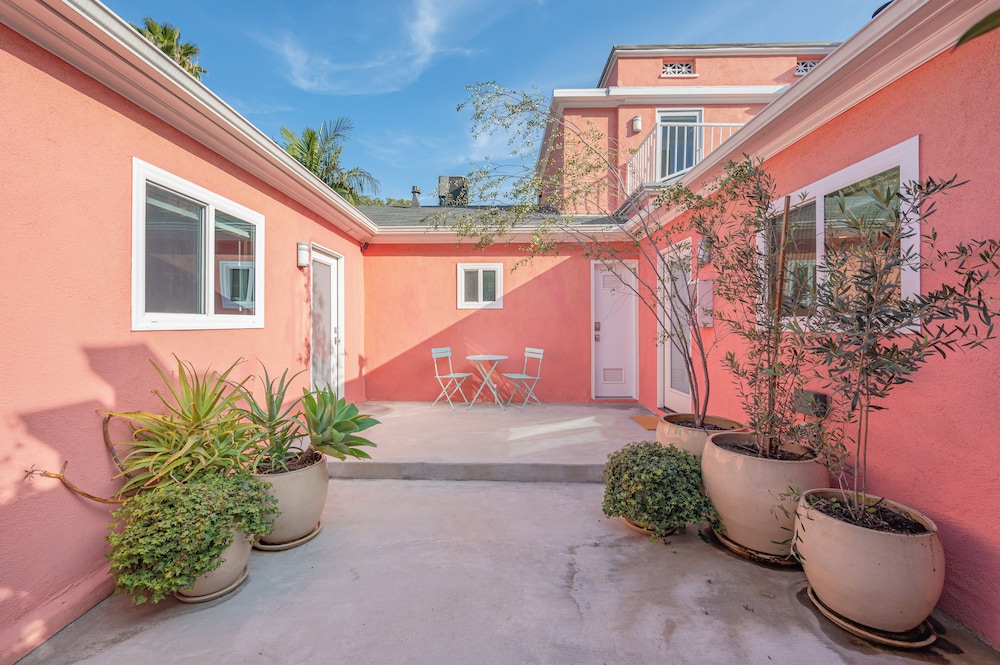 The Gower Street Bungalows by AvantStay