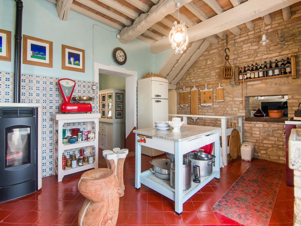 Mansion in Vallefoglia With Pool and Panorama view 4