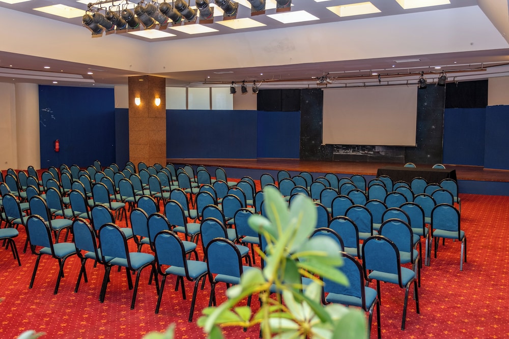 AQI Pegasos Resort