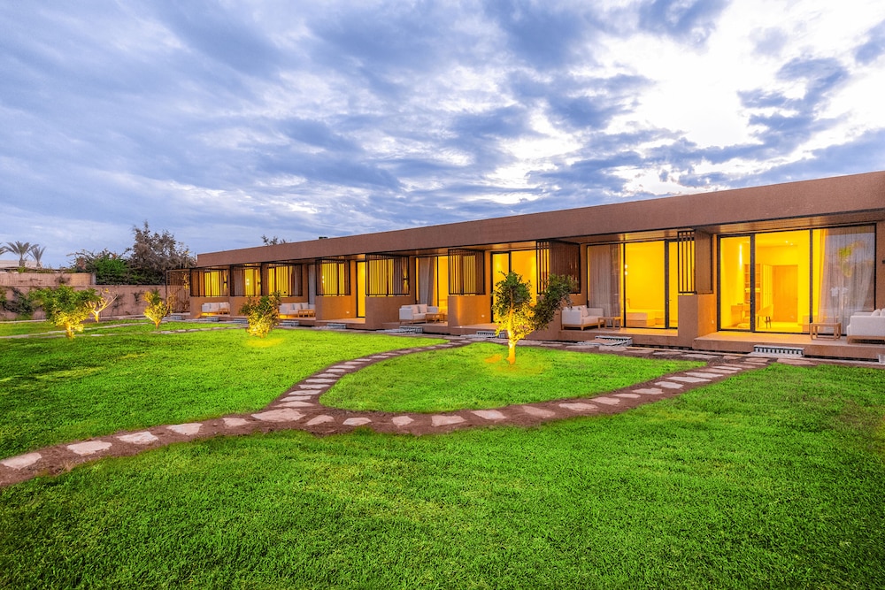 Villa Almaz Marrakech – Palais Exclusif avec Piscine, Spa et Sauna
