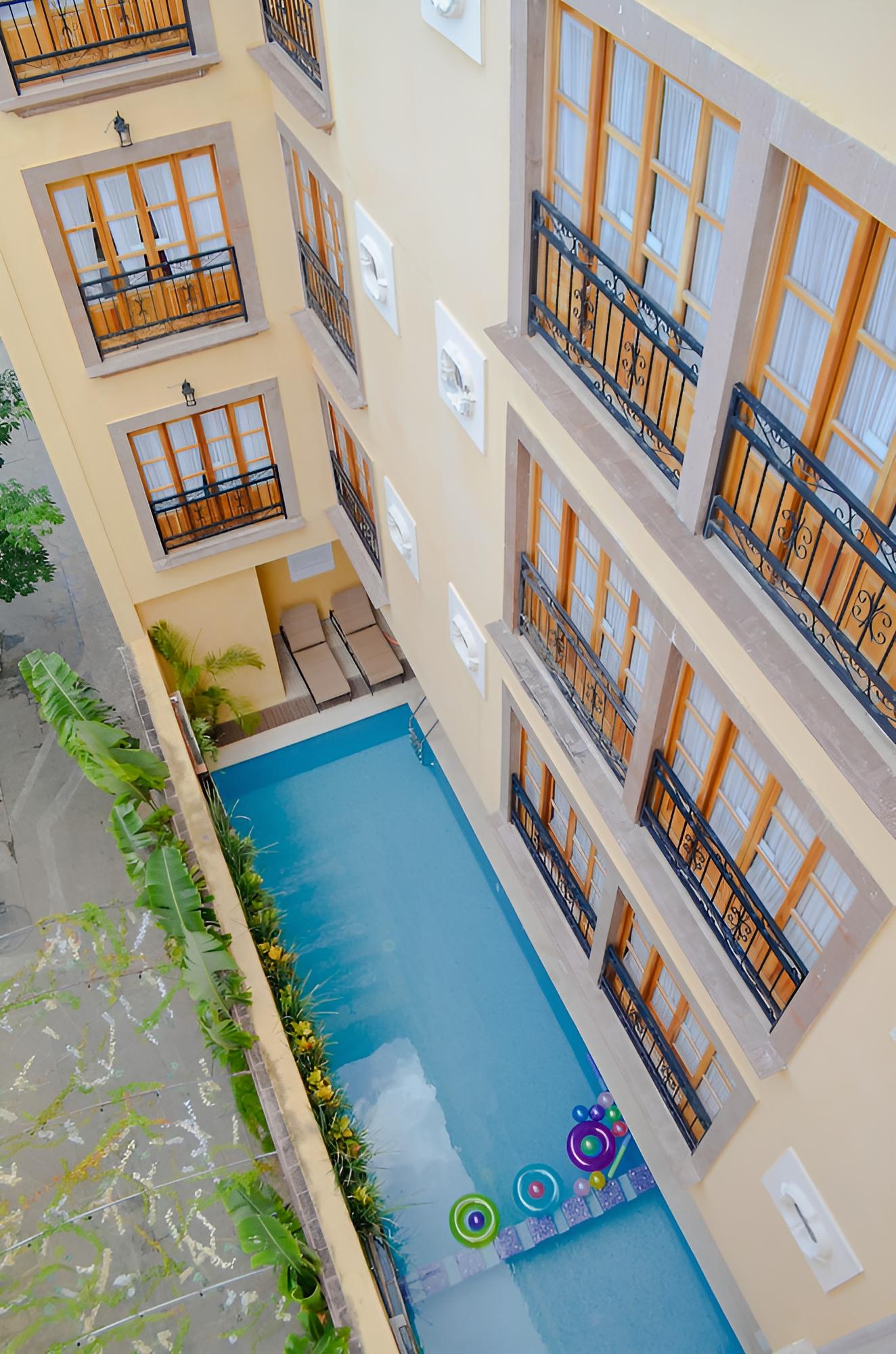 Cancun International Suites